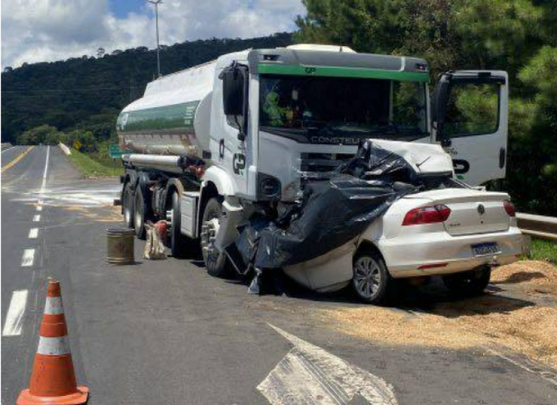 Homem mata ex-mulher, atira na filha dela e morre em colisão na BR-153