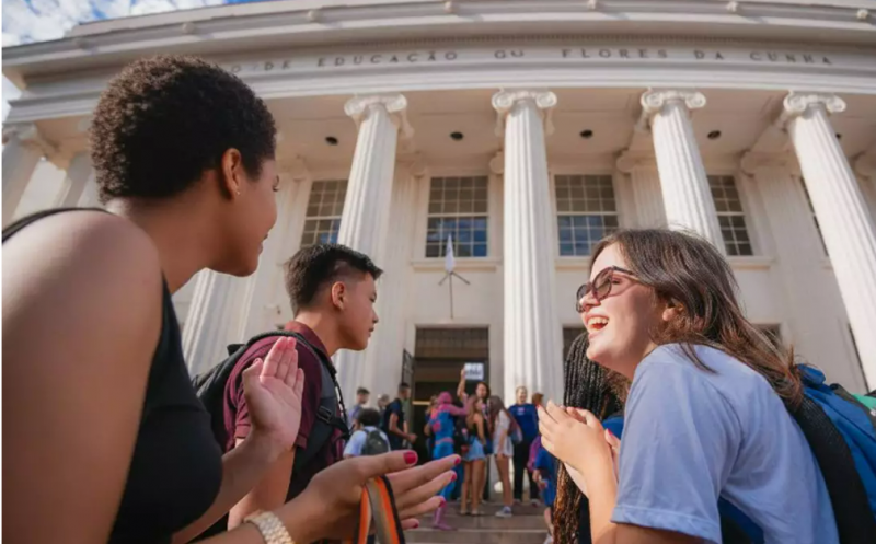1 milhão e 200 mil estudantes gaúchos voltam às aulas nesta quarta-feira