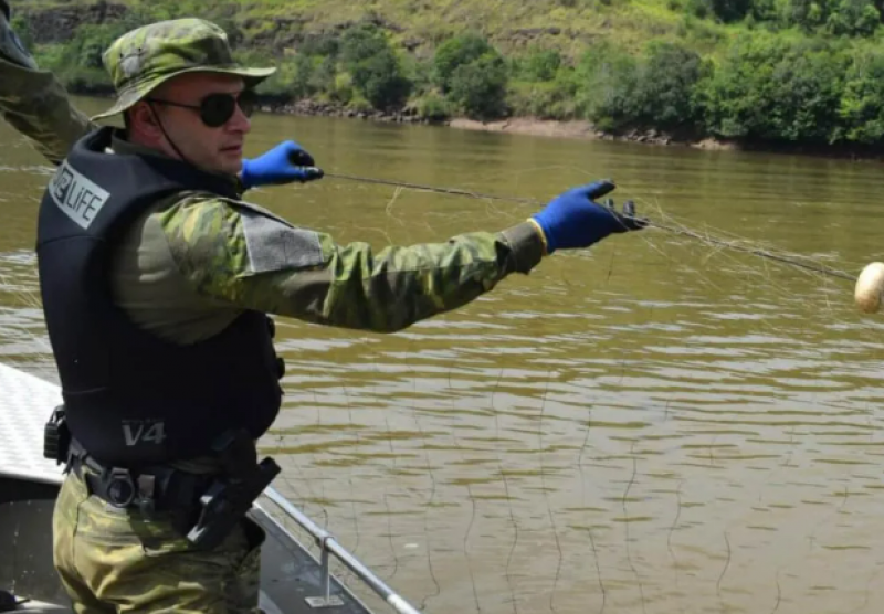 Patrulhamento na Barragem do Rio Uruguai resulta na apreensão de mais de mil metros de redes de pesca