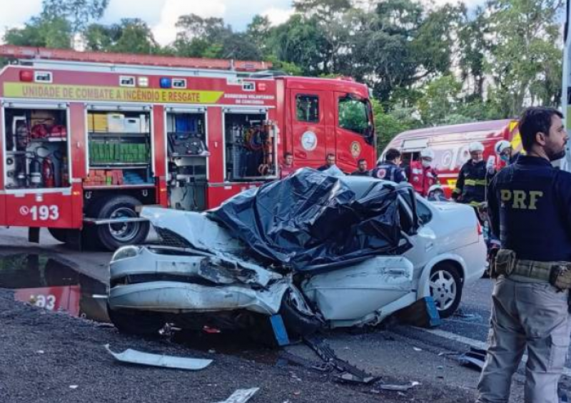 Homem morre e mulher fica ferida em grave acidente na BR-153 em Concórdia