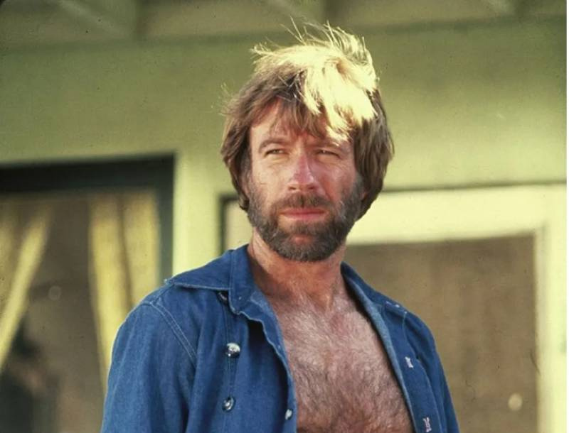 Chuck Norris, lenda dos filmes de ação e das artes marciais, morre aos 86 anos