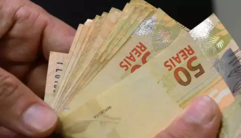 Governo federal antecipa para abril e maio o pagamento do 13º salário de aposentados e pensionistas do INSS