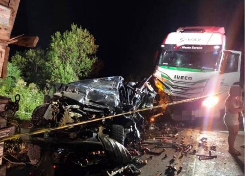 Acidente envolvendo dois caminhões e camionete é registrado em Monte Carlo