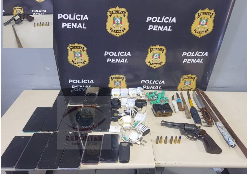 Arma de fogo e diversos materiais ilicitos são apreendidos em revista no Instituto Penal de Santo Ângelo