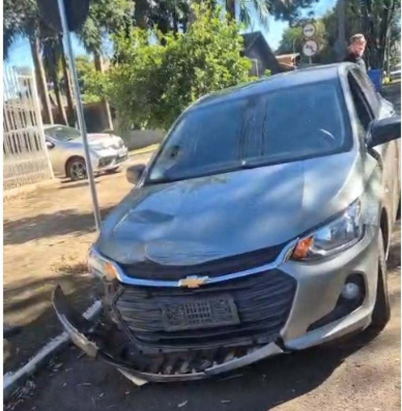 Acidente com capotamento impressiona, mas termina sem feridos