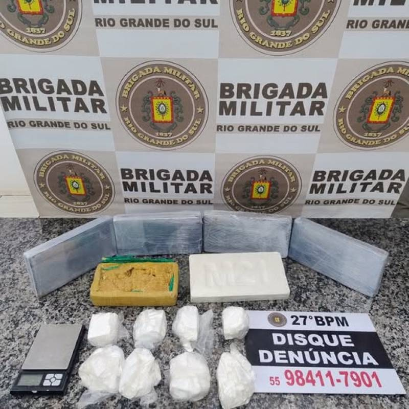 Mulher é presa no Bairro São Carlos por tráfico de drogas em Santo Ângelo