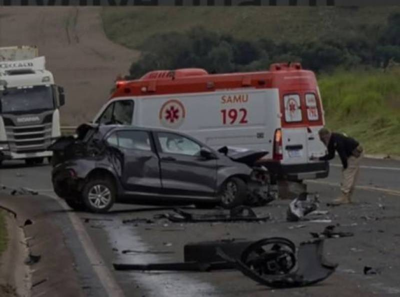 Acidente na BR 470 envolve quatro veículos, deixa um morto e outros feridos em Lagoa Vermelha