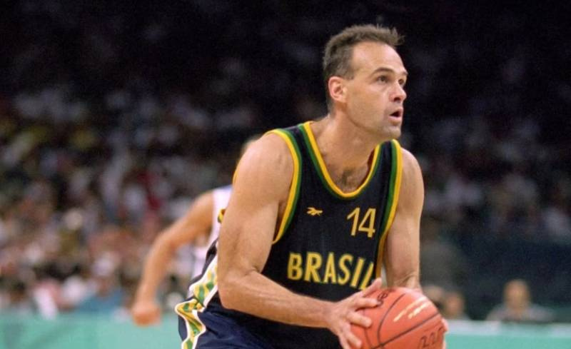 Oscar Schmidt, maior ídolo do basquete brasileiro, morre em SP aos 68 anos