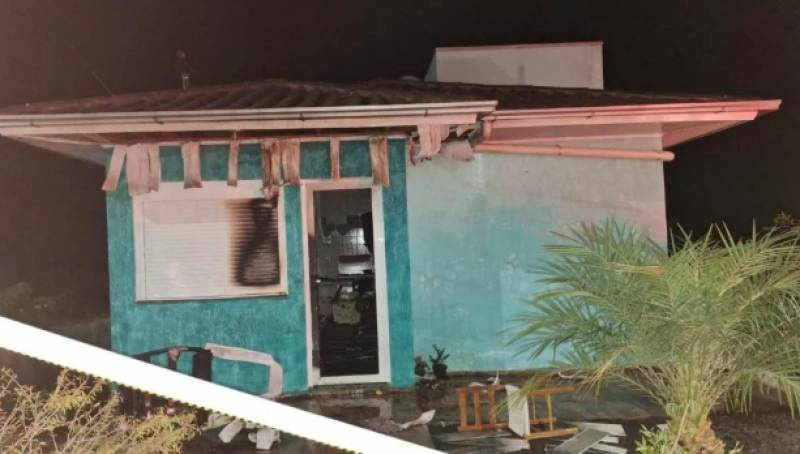 Homem é preso após agredir esposa e incendiar casa no norte do RS