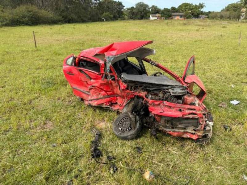 Colisão entre veículos deixa um homem morto em Balneário Rincão (SC)