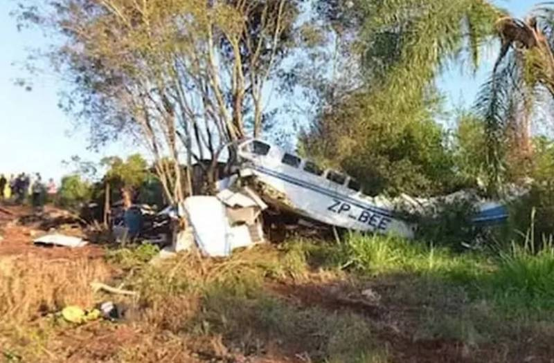 Avião cai no Paraguai com R$ 15 milhões e mais US$ 5 milhões a bordo, e moradores saqueiam dinheiro