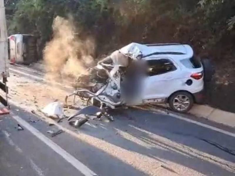 Motorista morre em grave colisão envolvendo caminhão e três veículos na BR-282 em Chapecó