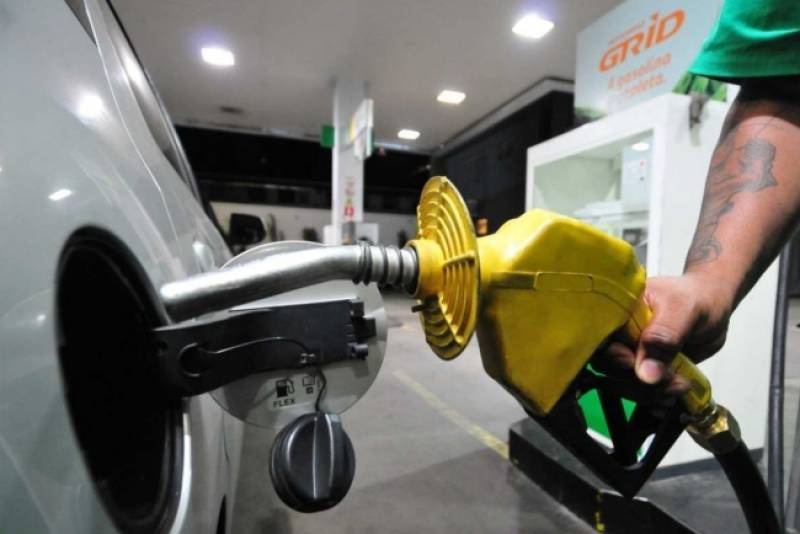 Petrobras anuncia reajuste nos preços da gasolina a partir desta sexta-feira