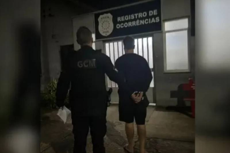 Homem é preso por jogar querosene na companheira enquanto ela dormia em Estância Velha