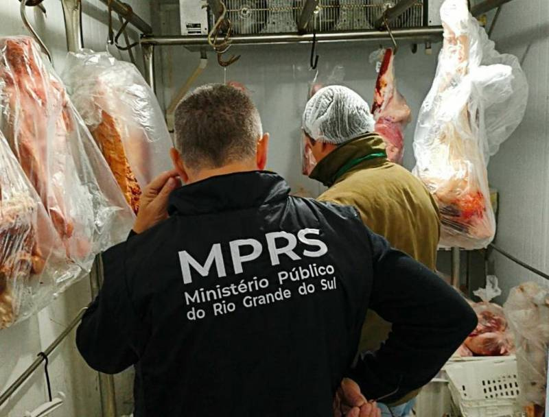 Itaqui: Força-Tarefa Segurança dos Alimentos apreende 1,4 tonelada de produtos impróprios para consumo