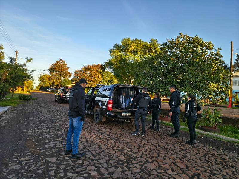 Policia Civil prende dupla envolvida em roubo violento em Santo Antônio das Missões
