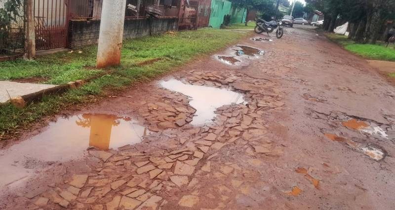 Moradores do Bairro Colmeia cobram ação da Prefeitura e denunciam abandono da Travessa Constituinte