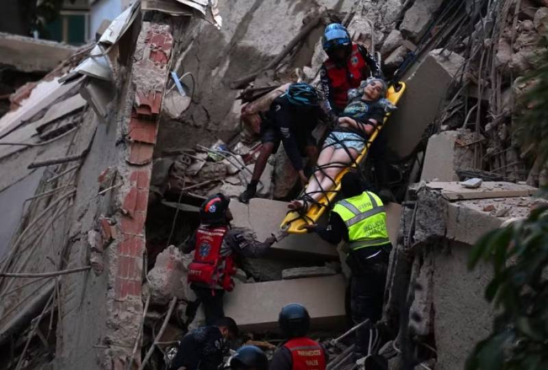 Terremoto de magnitude 7,5 atinge Venezuela e derruba prédios em Caracas; há mortos