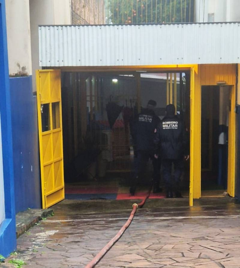 Princípio de incêndio em escola infantil no Centro de Ijuí é controlado sem feridos, confirma comandante dos Bombeiros