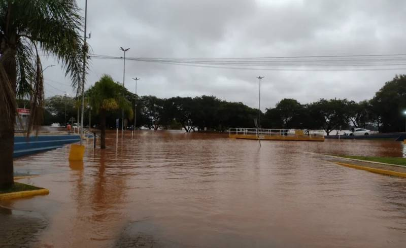 Rio Uruguai atinge cota de inundação em São Borja e segue em lenta elevação, alerta Defesa Civil