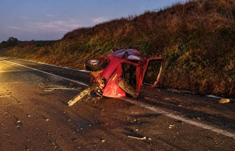 Grave acidente entre dois veículos mobiliza equipes de resgate na BR-285