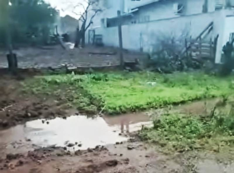 Moradores da Rua da Cascata voltam a cobrar solução para alagamentos em Santo Ângelo