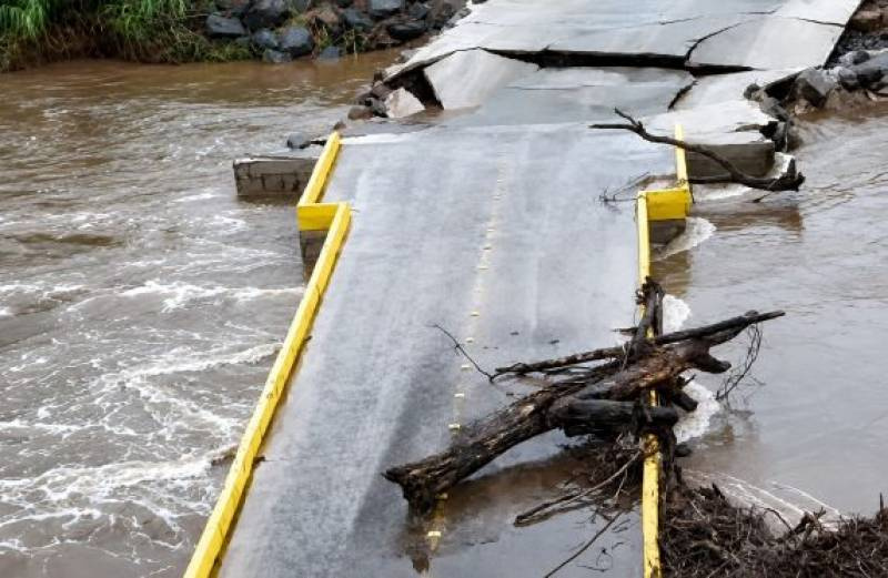 Ponte provisória tem cabeceiras levadas pela água durante temporais em Feliz