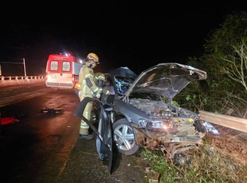 Colisão contra ponte na ERS-305 mata dois homens entre Horizontina e Tucunduva