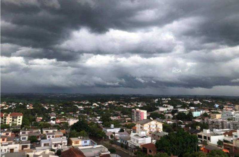 Previsão do tempo indica potencial para tempestades severas entre a quinta (6) e a madrugada de sexta (7)