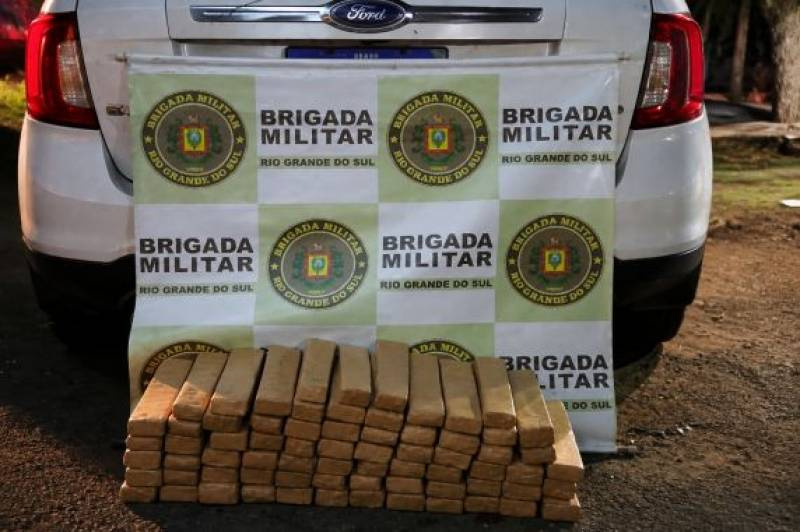 Casal é preso com 70 quilos de maconha na ERS-168, em Bossoroca
