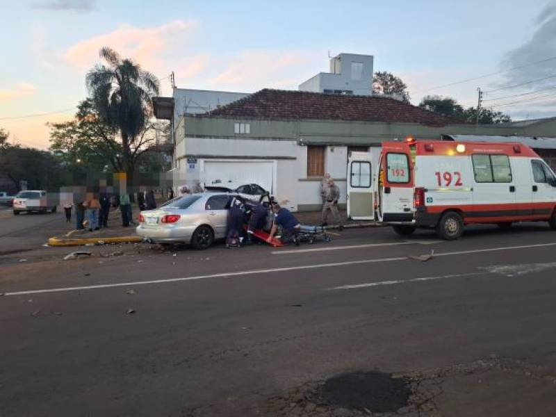 Acidente deixa três pessoas feridas no Centro de Ijuí