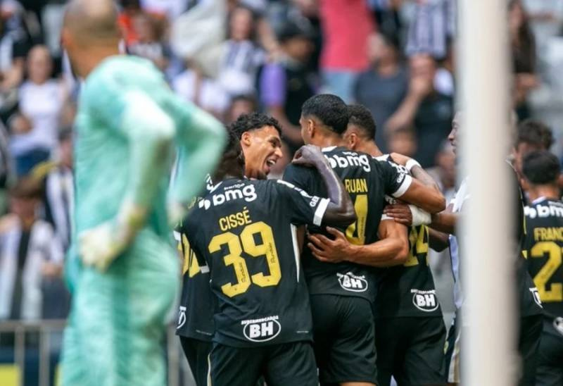 Grêmio é goleado pelo Atlético-MG e segue sem vencer fora de casa no Brasileirão