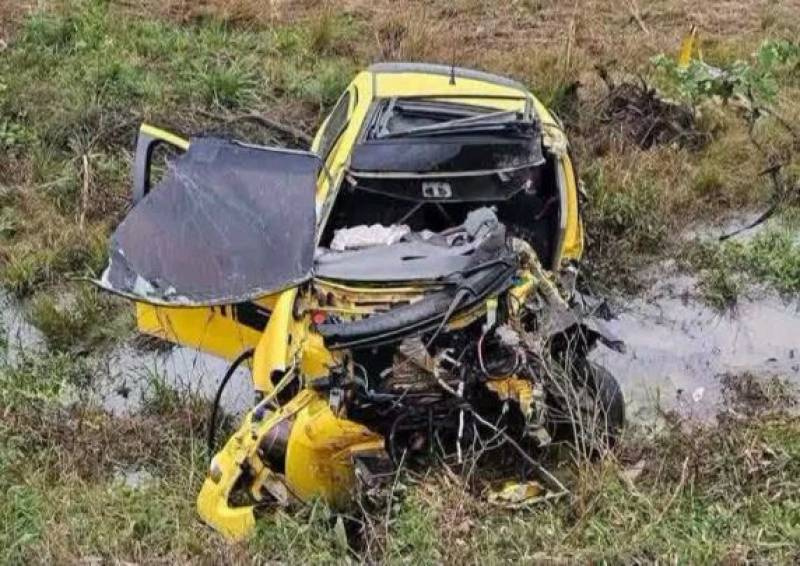 Homem morre após colisão frontal entre carro e carreta na BR-472, em Itaqui