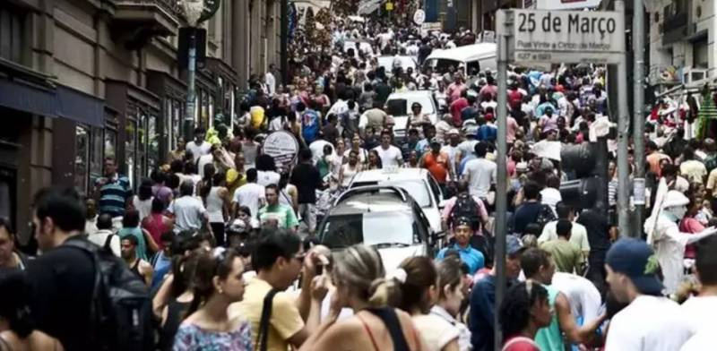 Brasil tem 214,2 milhões de habitantes, diz IBGE