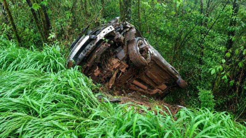 Veículo sai da pista e deixa uma pessoa ferida na ERS-522