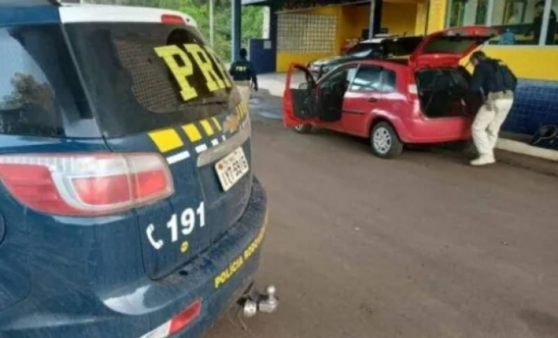 Carro roubado é recuperado na BR-285, em Ijuí