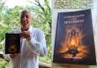 Santo-angelense César Ifarraguirre lança seu primeiro livro “Interpretações e seus Mistérios”