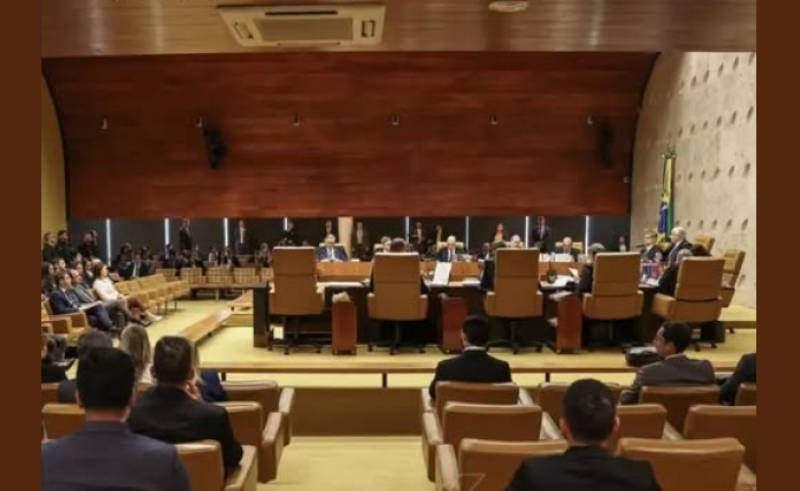 STF discute pedido de Gilmar Mendes que pode ampliar julgamento sobre Moraes e Mendonça
