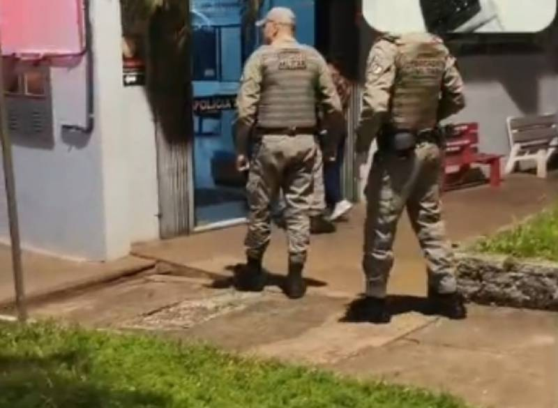 Força Tática prende mulher e apreende duas armas próximo à Penitenciária Modulada, em Ijui