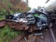 Colisão entre carro e caminhão deixa um morto e dois feridos na SC-155