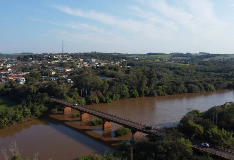 Ponte sobre o Rio Ijuí é liberada para veículos pesados nesta sexta-feira