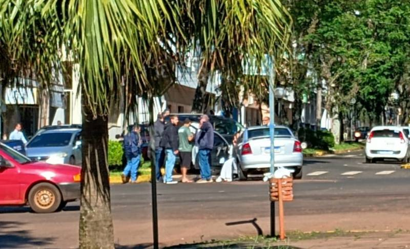 Colisão entre veículos provoca feridos na área central de Santo Ângelo