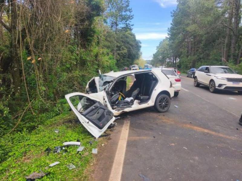 Duas pessoas morrem após grave acidente na ERS-135, entre Getúlio Vargas e Erechim