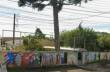 Homem que invadiu escola e fez cerca de 20 crianças reféns é morto pela polícia em Curitiba