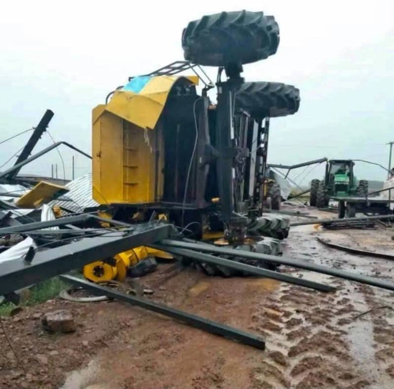 Possível tornado destrói galpões, derruba árvores e causa prejuízos em propriedades rurais de Alegrete