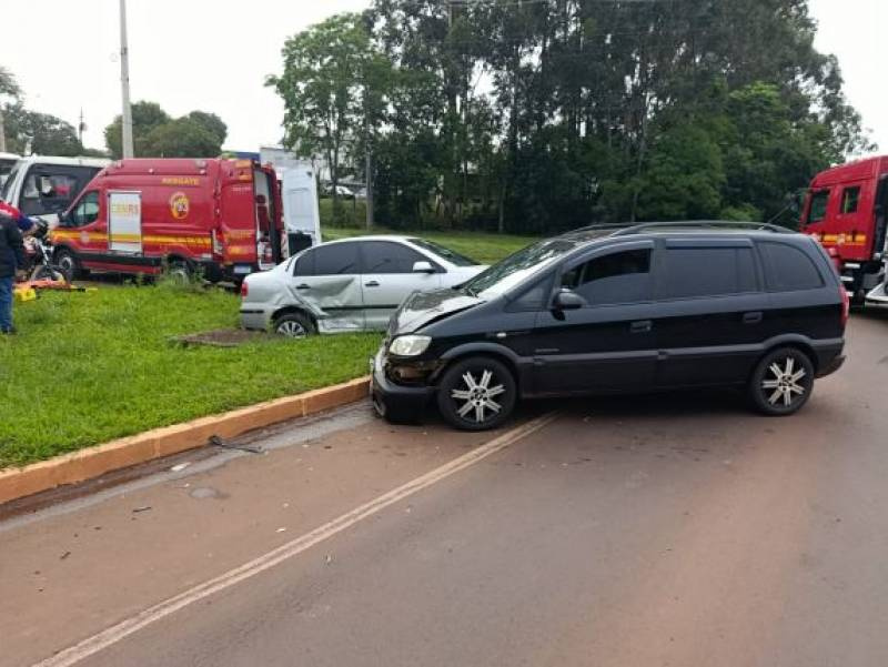 Colisão entre dois veículos deixa mulher ferida na RS-344, em Santa Rosa