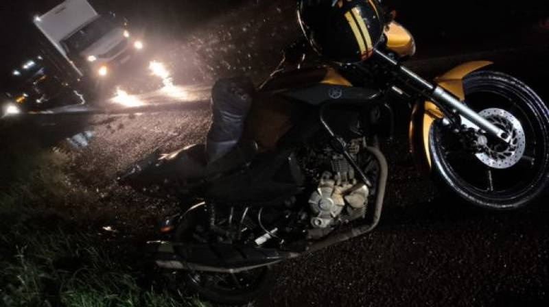 Motociclista sofre fraturas graves em acidente na ERS-344, em Giruá; outro veículo foge do local