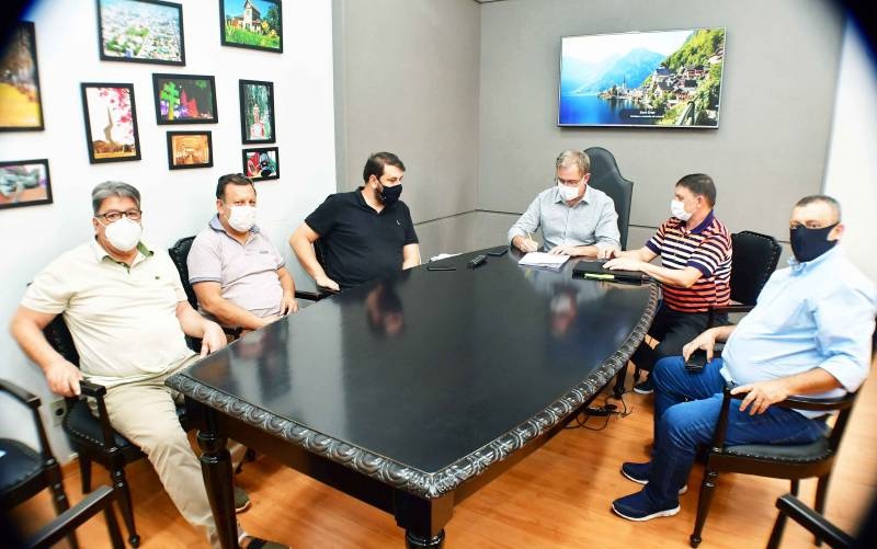 Alunos da rede municipal ganharão uniformes a partir de 2022