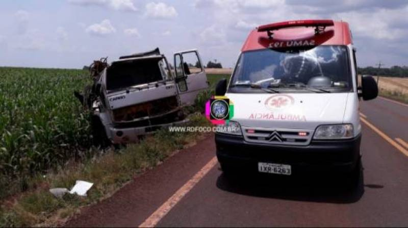 Saída de pista de caminhão deixa homem ferido na ERS 317 em Redentora