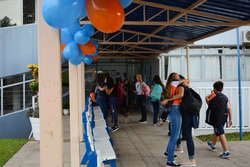 Decreto vai liberar aulas presenciais para todos os níveis de ensino a partir de quarta-feira no RS